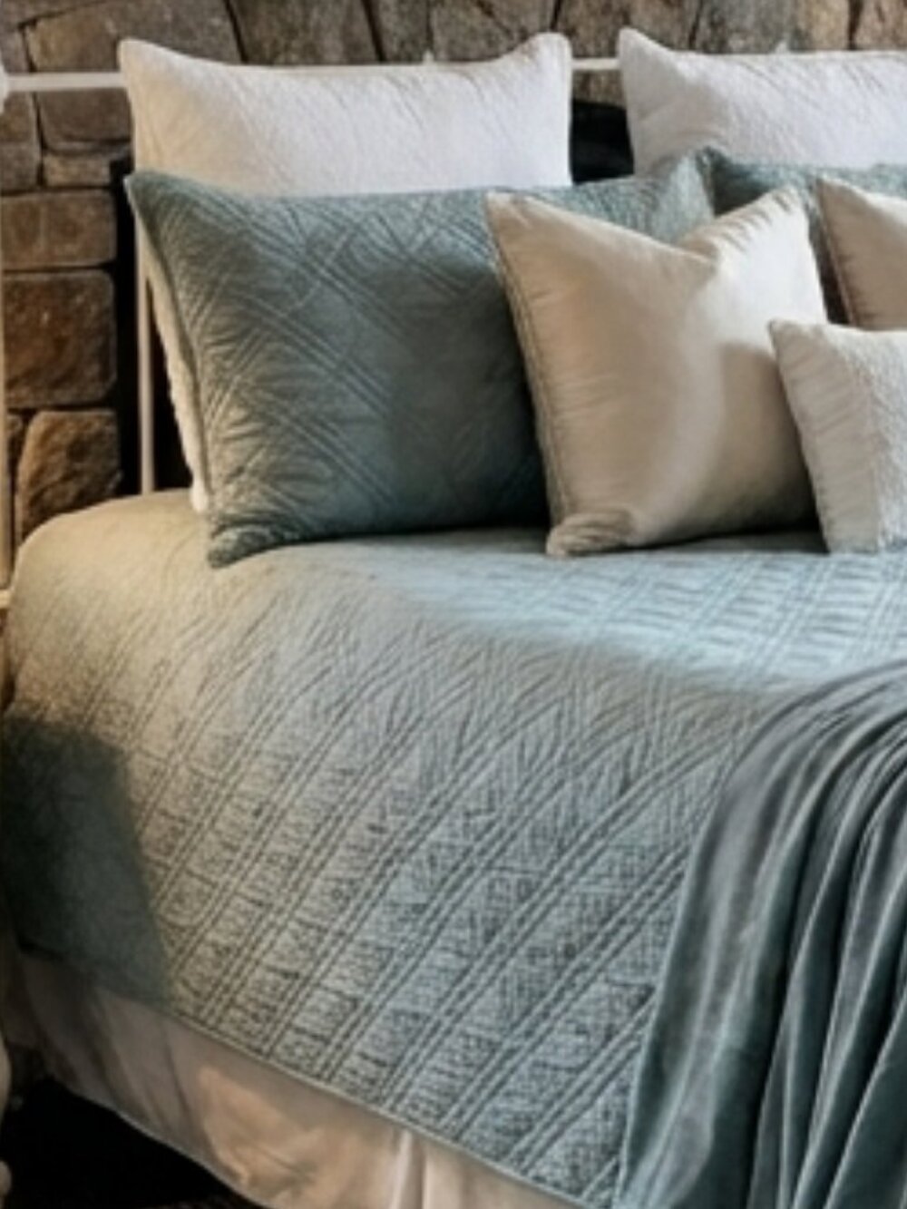 Queen Quilted Ocean blue - Field Crest Coverlet